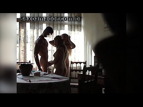 ❤️ લૈંગિક મિત્રો તેની સાથે એક વિશાળ માણસ અને એક થ્રીસમને આમંત્રિત કરે છે ️❌  અમારા પર  ️❤